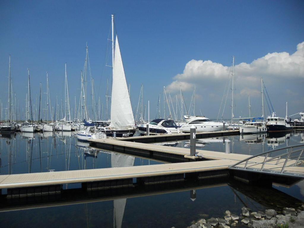 Wunderschoenes-Freistehendes-Ferienhaus-An-Der-See-Sauna-Strand-Yachthafen-Wlan Bruinisse Exterior foto