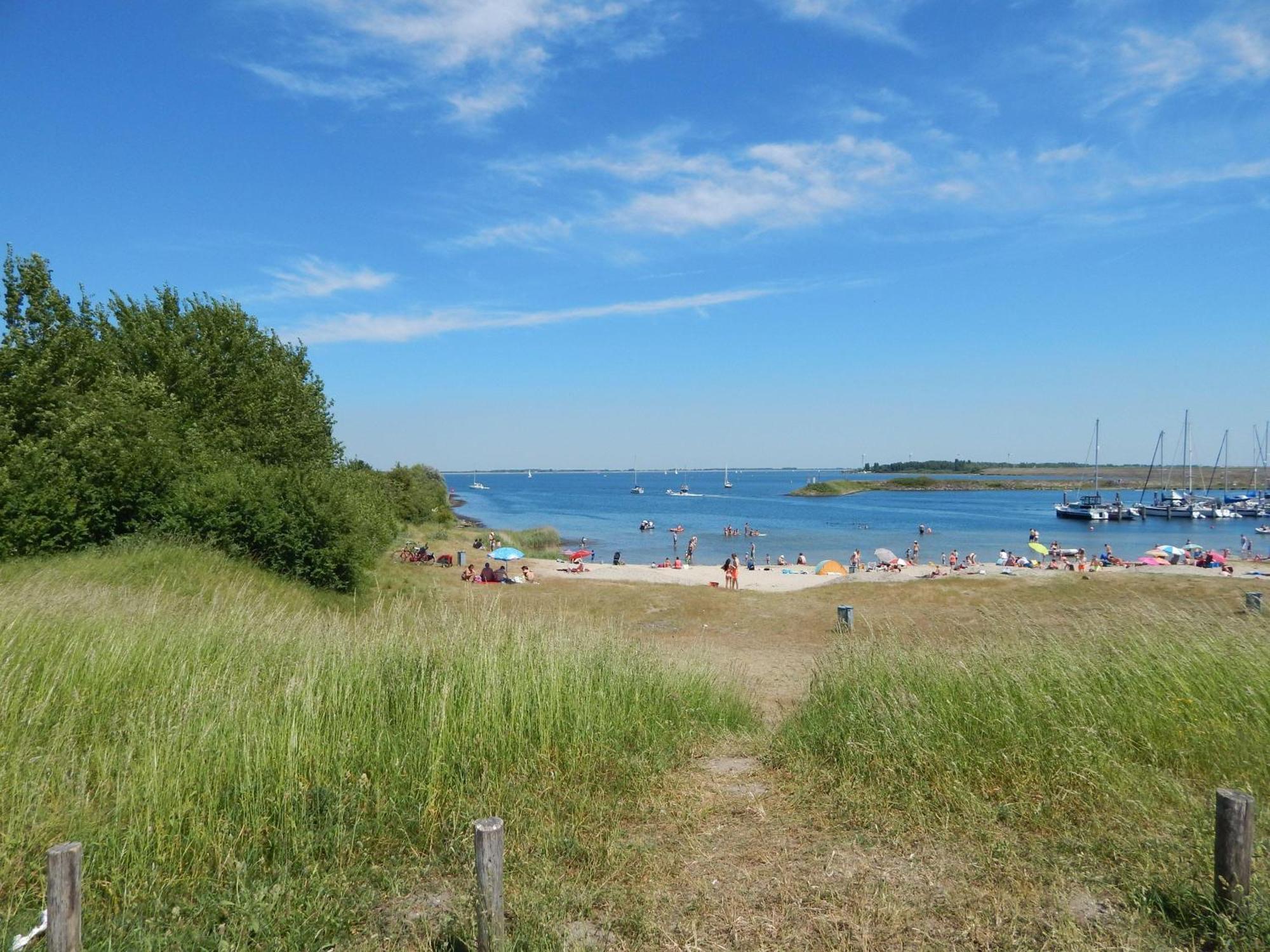 Wunderschoenes-Freistehendes-Ferienhaus-An-Der-See-Sauna-Strand-Yachthafen-Wlan Bruinisse Exterior foto